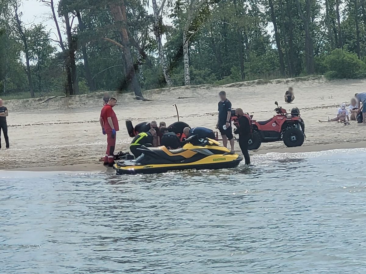 potrącenie mężczyzny skuterem wodnym na Wyspie Sobieszewskie w Gdańsku